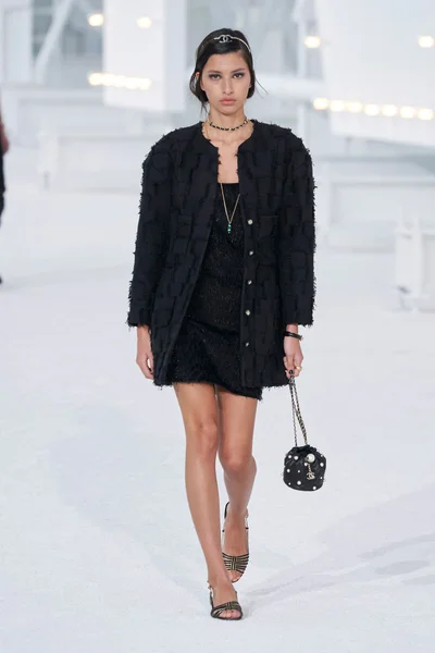 Look 49